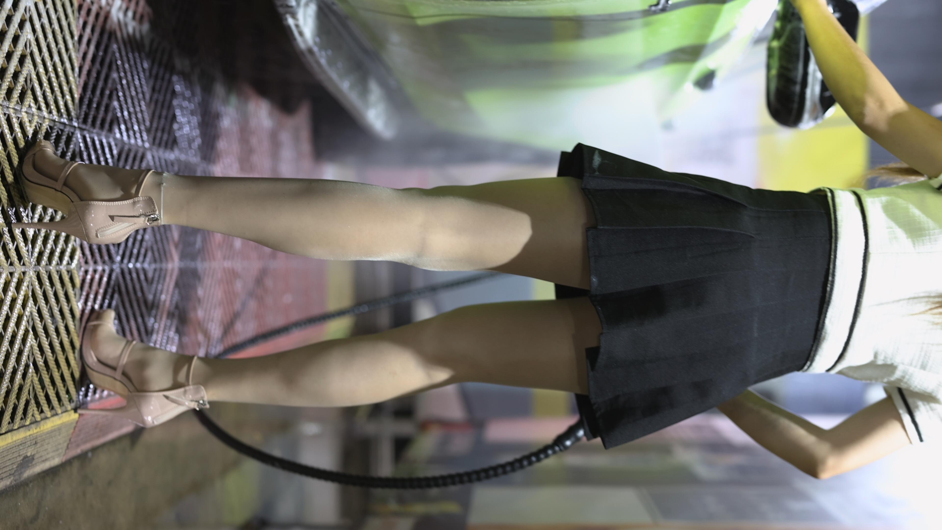 肉丝JK制服高跟丝袜美腿 winki小姐姐洗车 模特饭拍