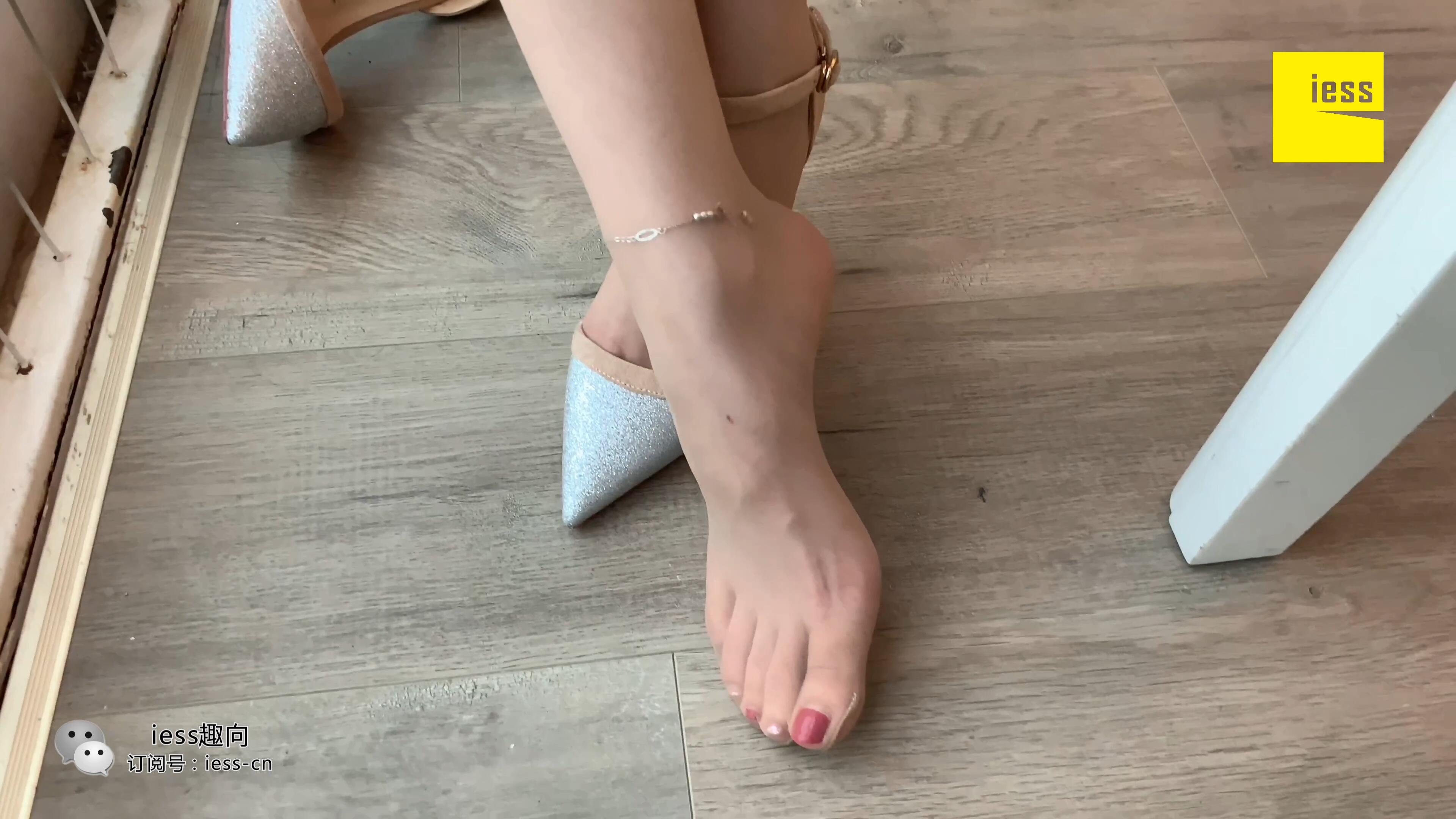 丝足控 肉丝高跟包臀裙 美足诱惑