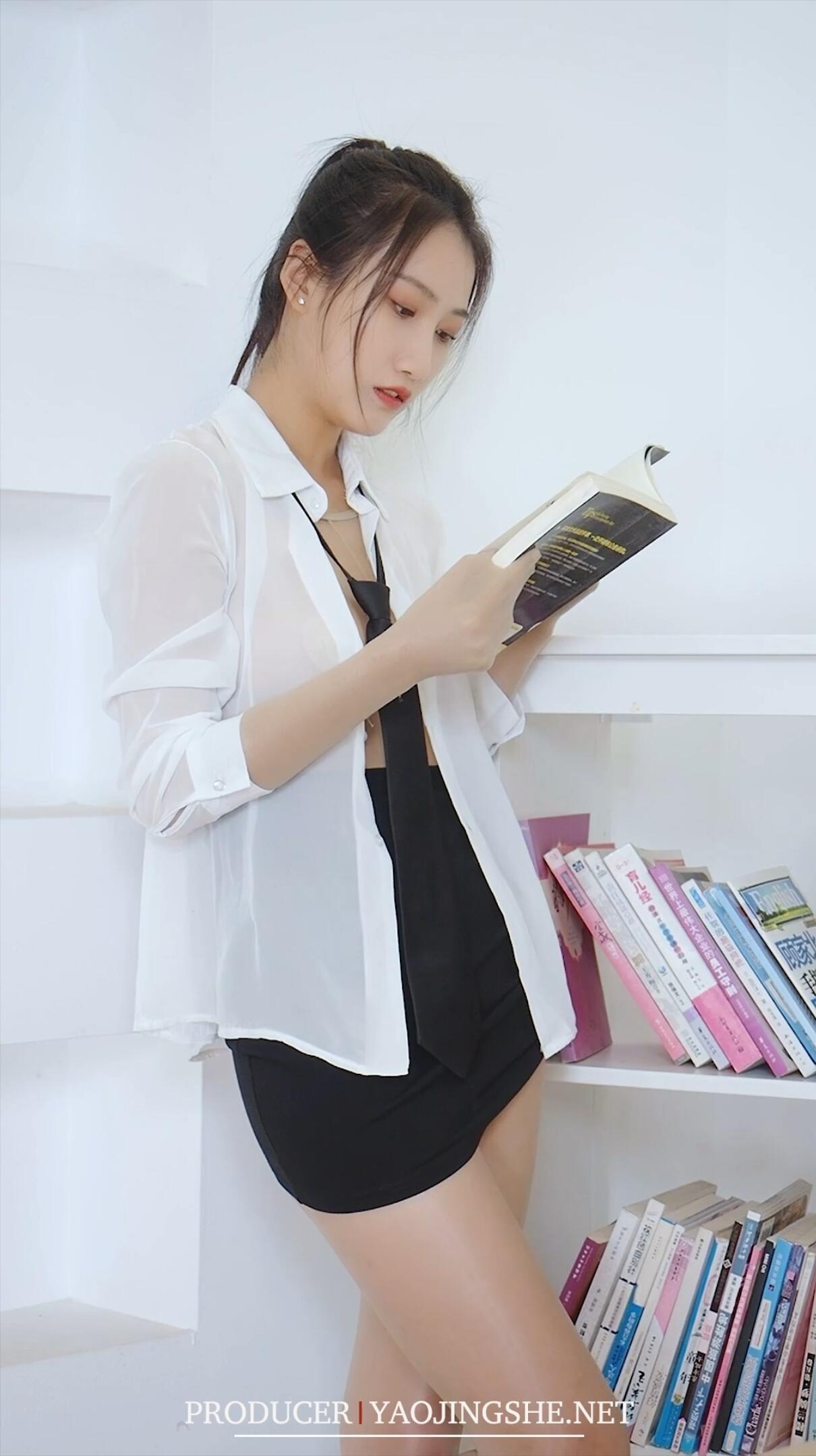 连身女王在公司