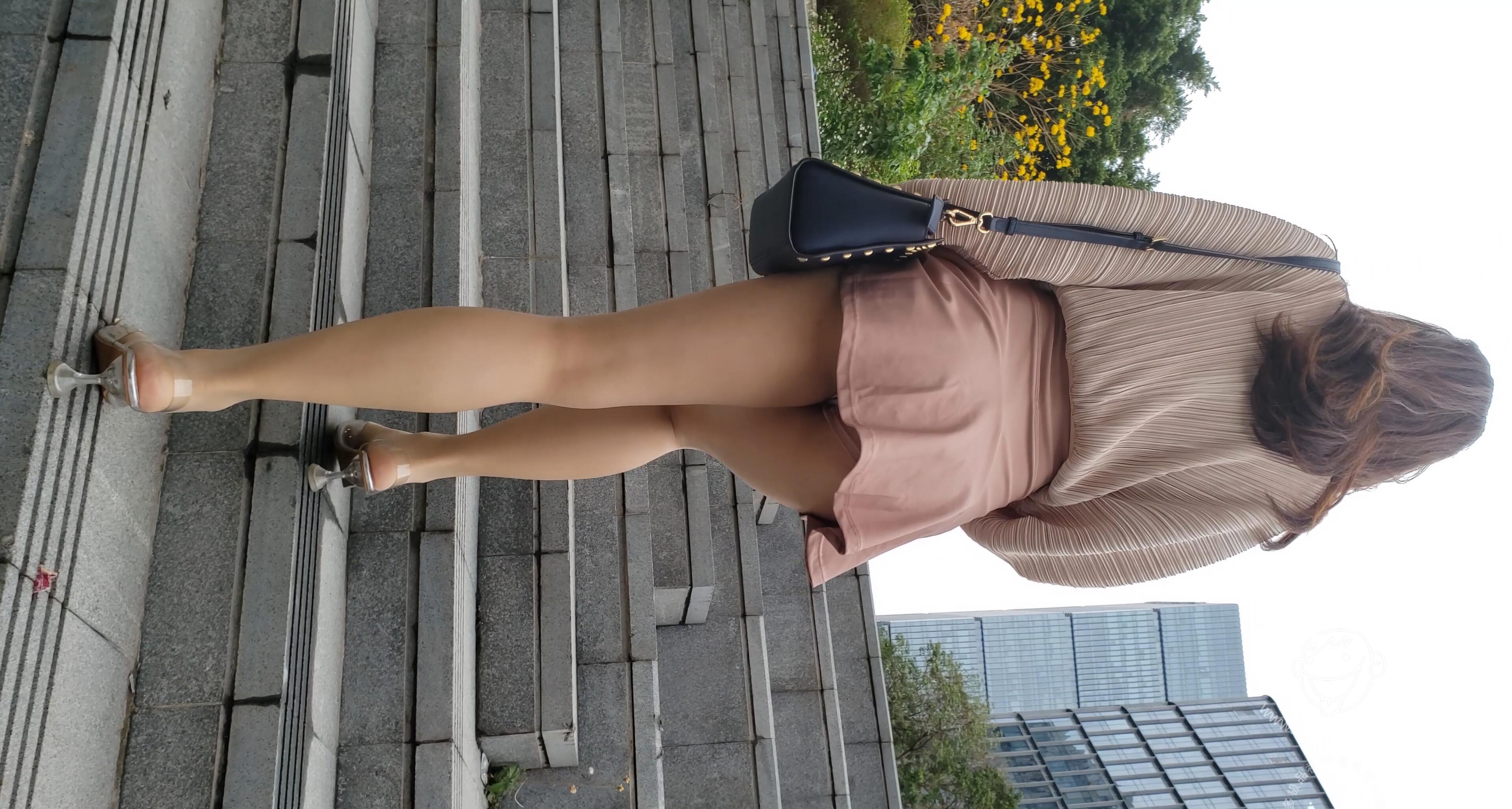 街拍美腿 JK包臀裙