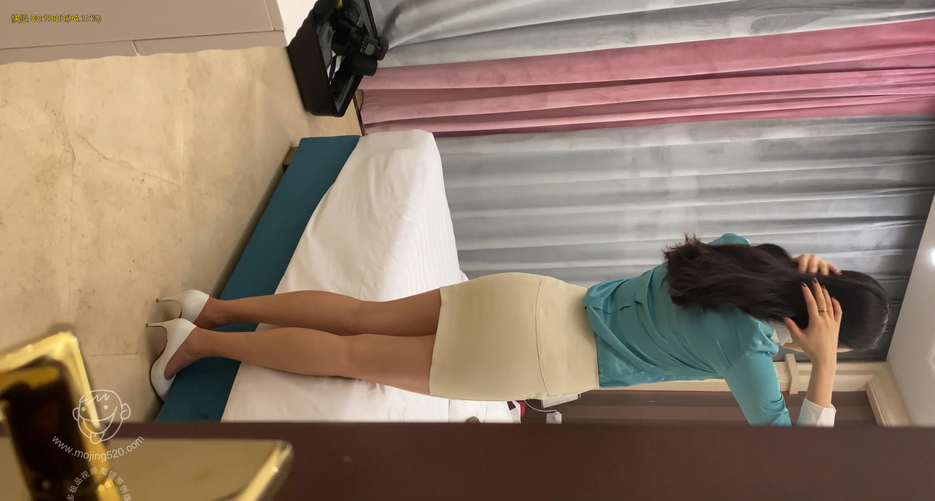 街拍美腿 职业装肉丝高跟