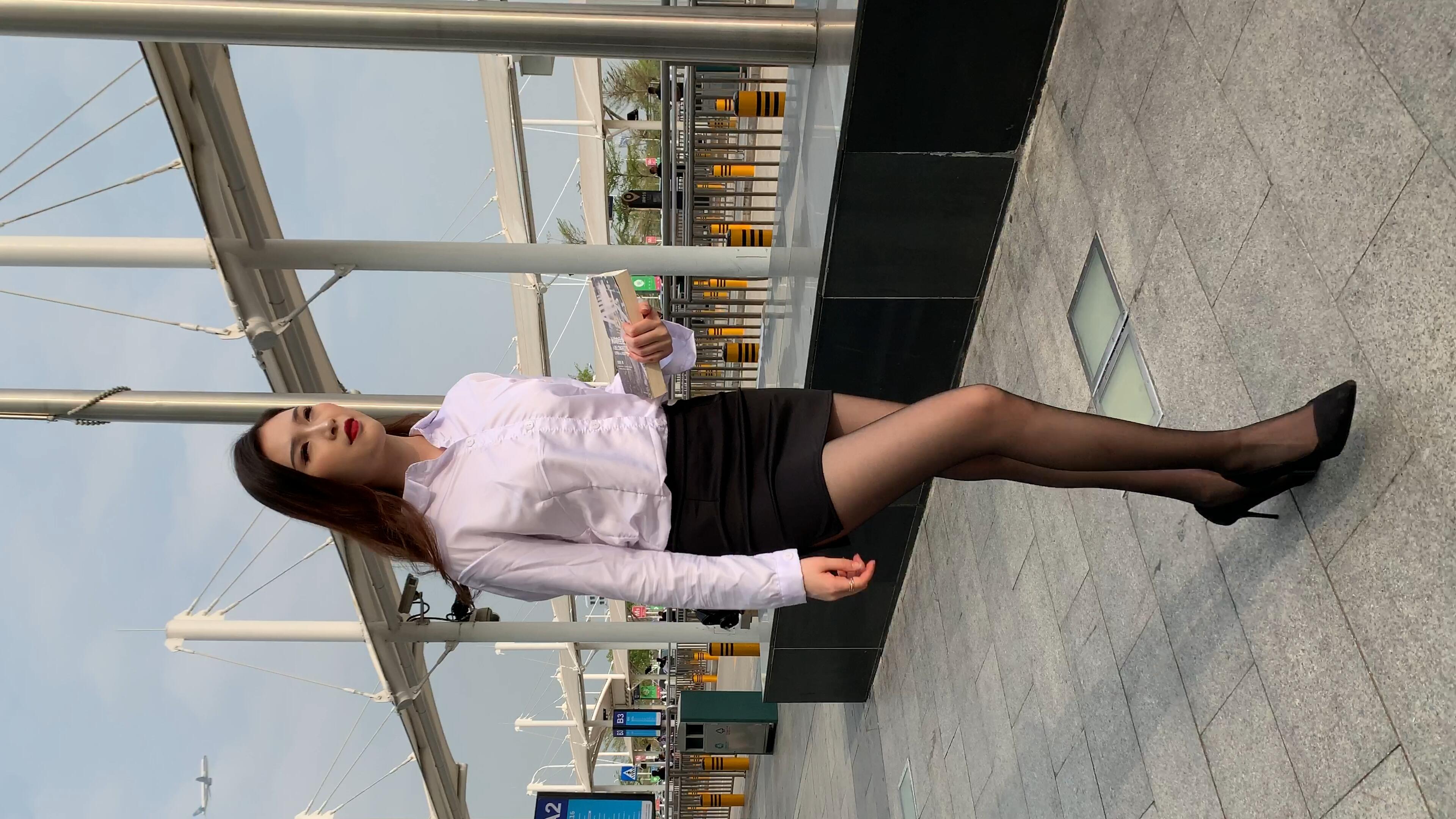 4K街拍美脚 黑丝OL