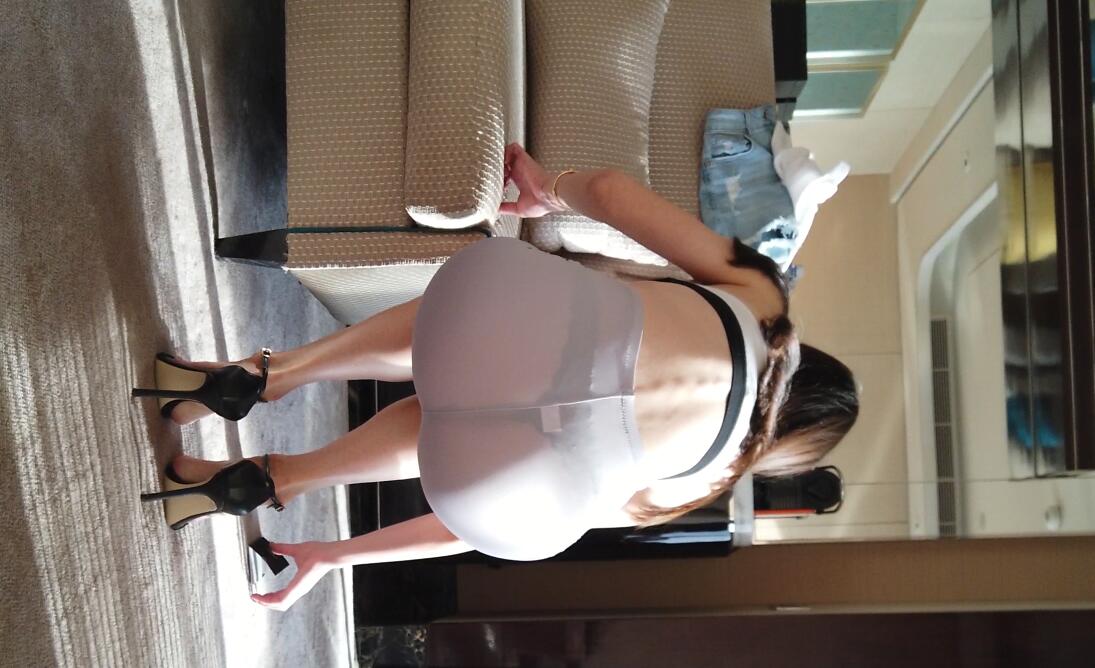 【4K摸拍】超薄健身裤 扭一扭诱惑 高跟美腿