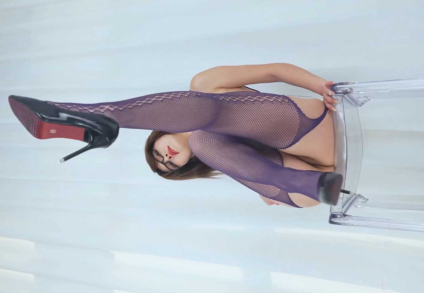 大尺度脱衣舞|顶BB高跟板凳热舞魅惑