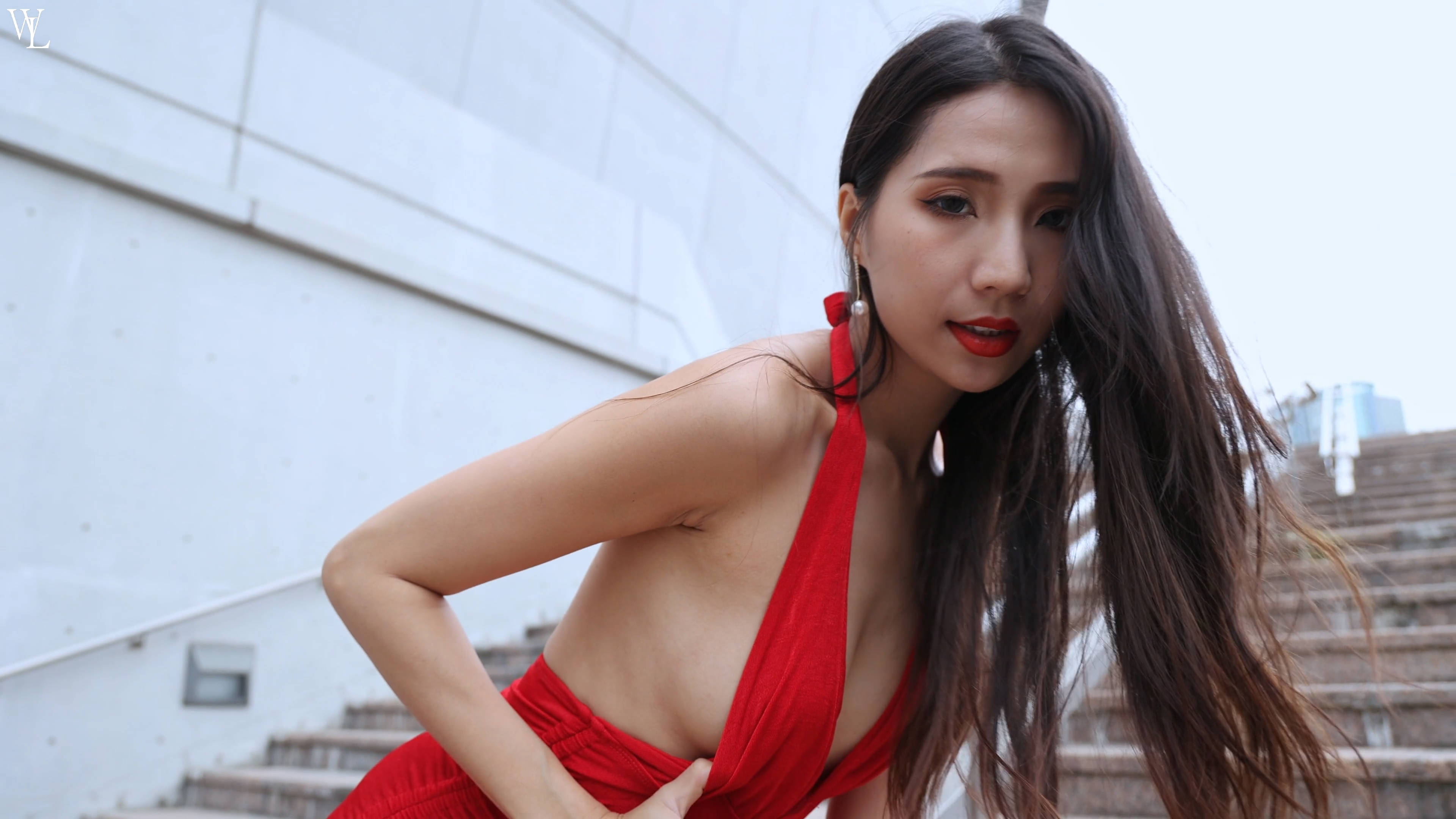 [4K]腿模Anita (韻霏)挂脖深V抽绳包臀裙