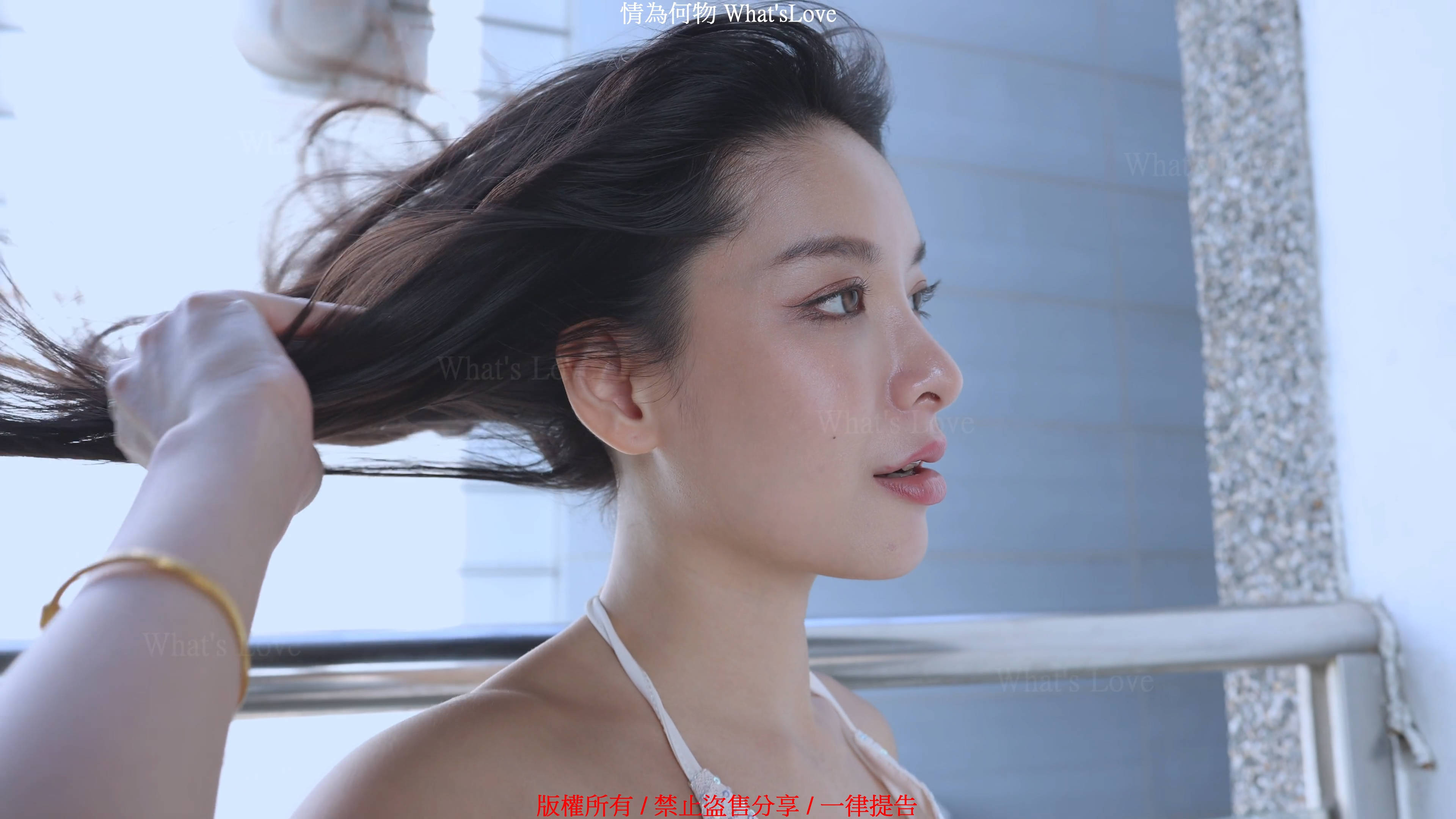 (4K)腿模 (Nina)亮片露背開衩連身裙