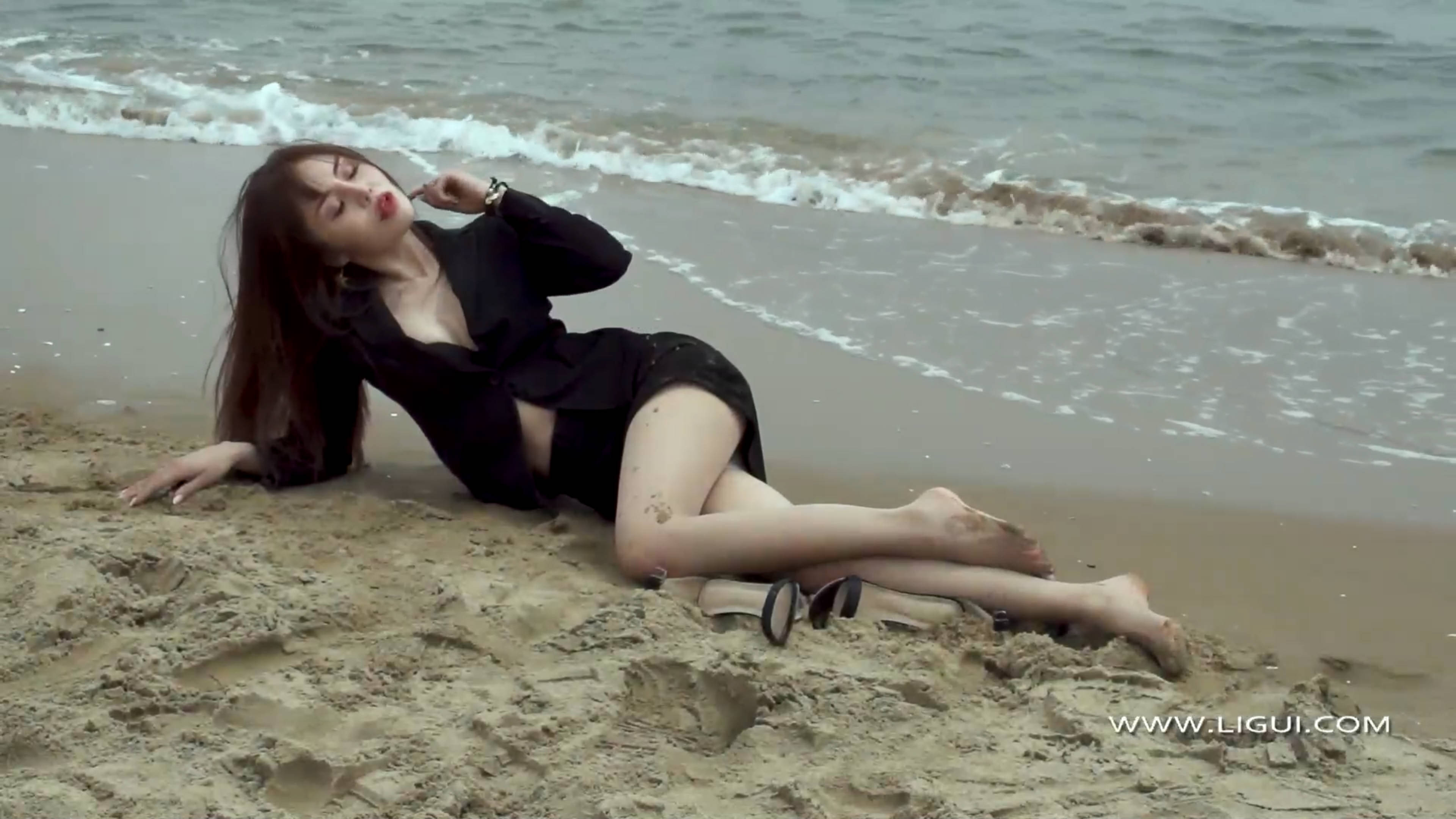 [Ligui丽柜]HD视频《沙滩柔情》凉儿
