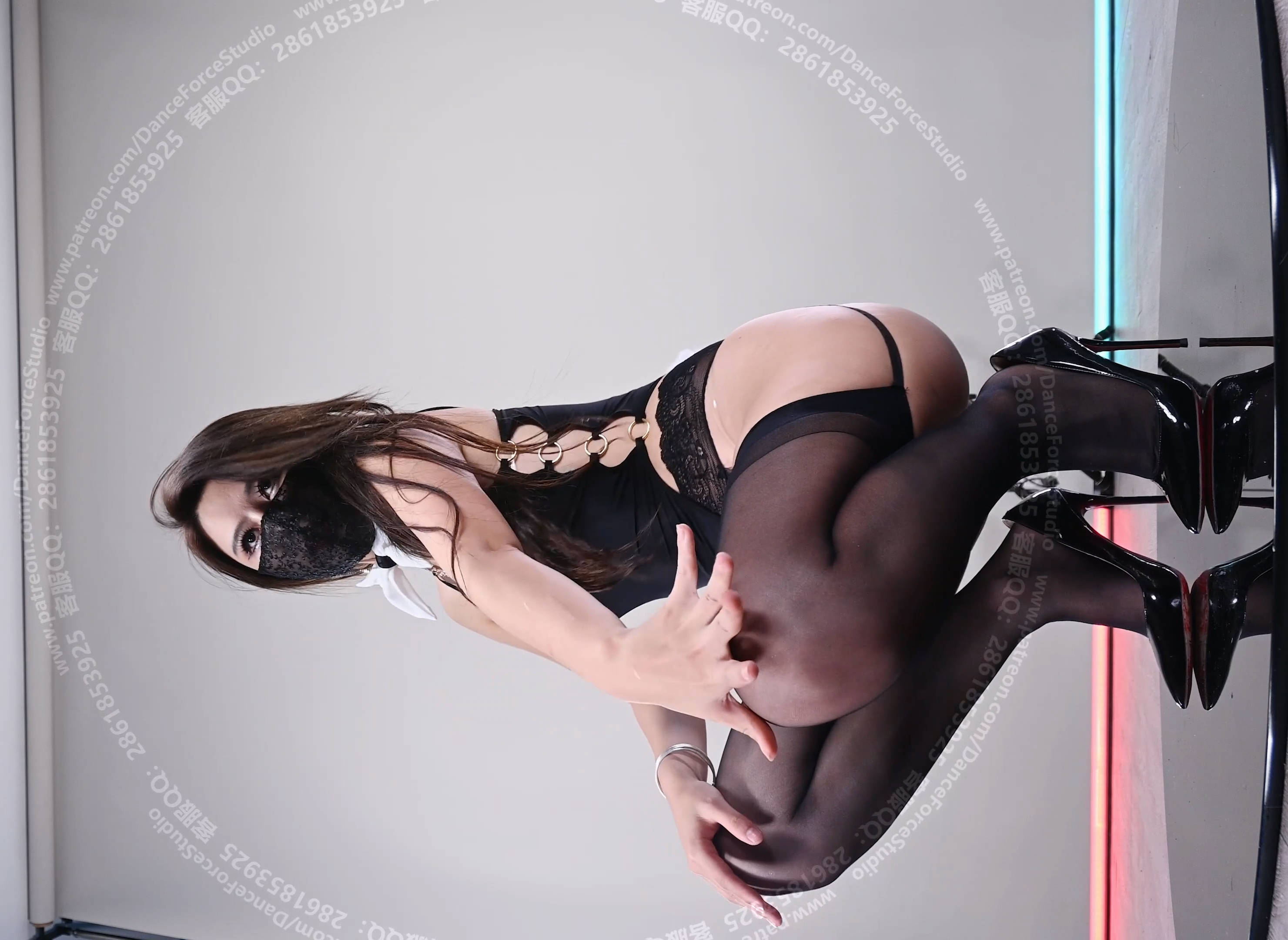 御姐气质美腿高跟 吊黑丝骚舞